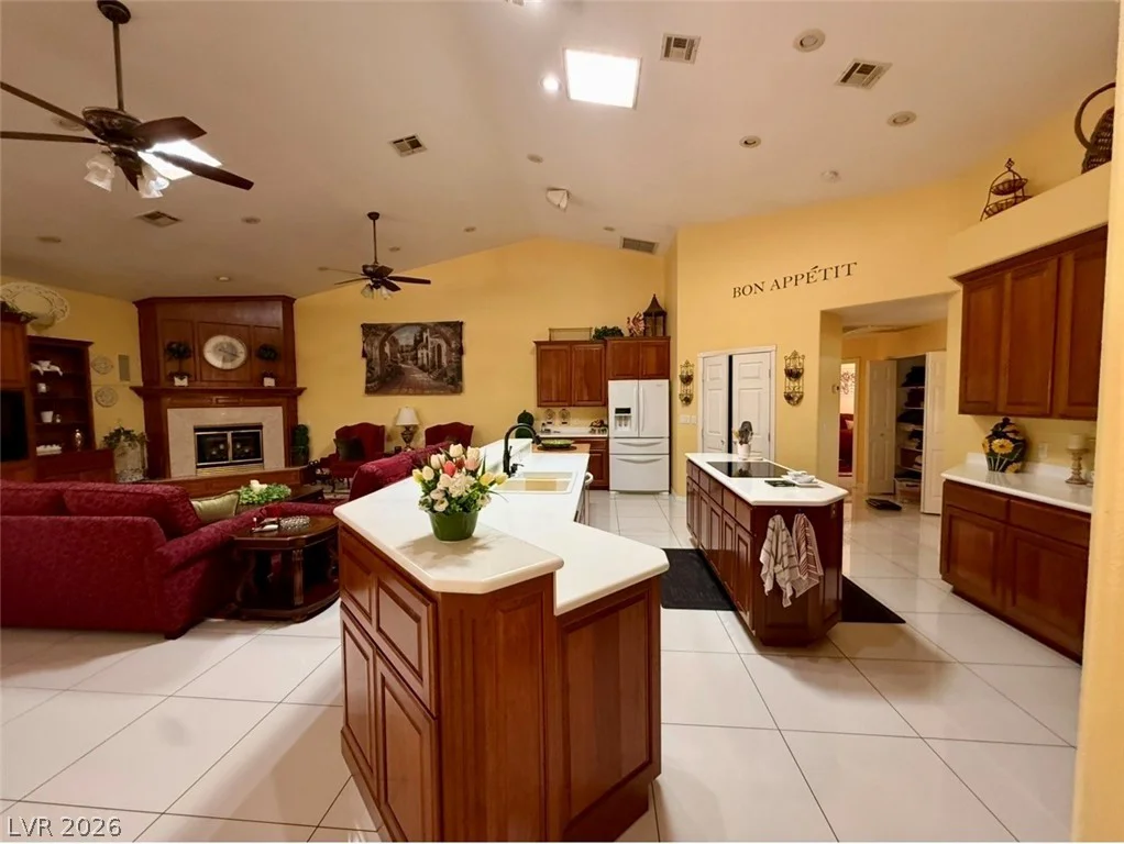 8775 Rosanna, Las Vegas, NV 89113