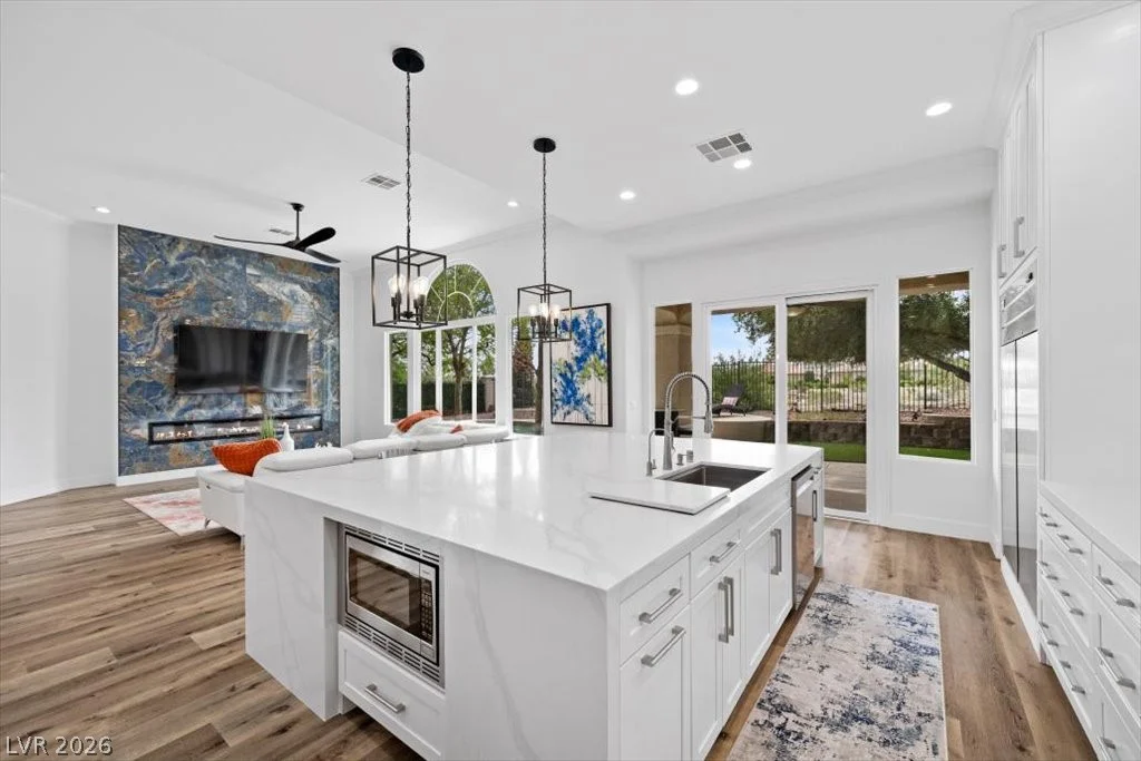 9521 Queen Charlotte, Las Vegas, NV 89145