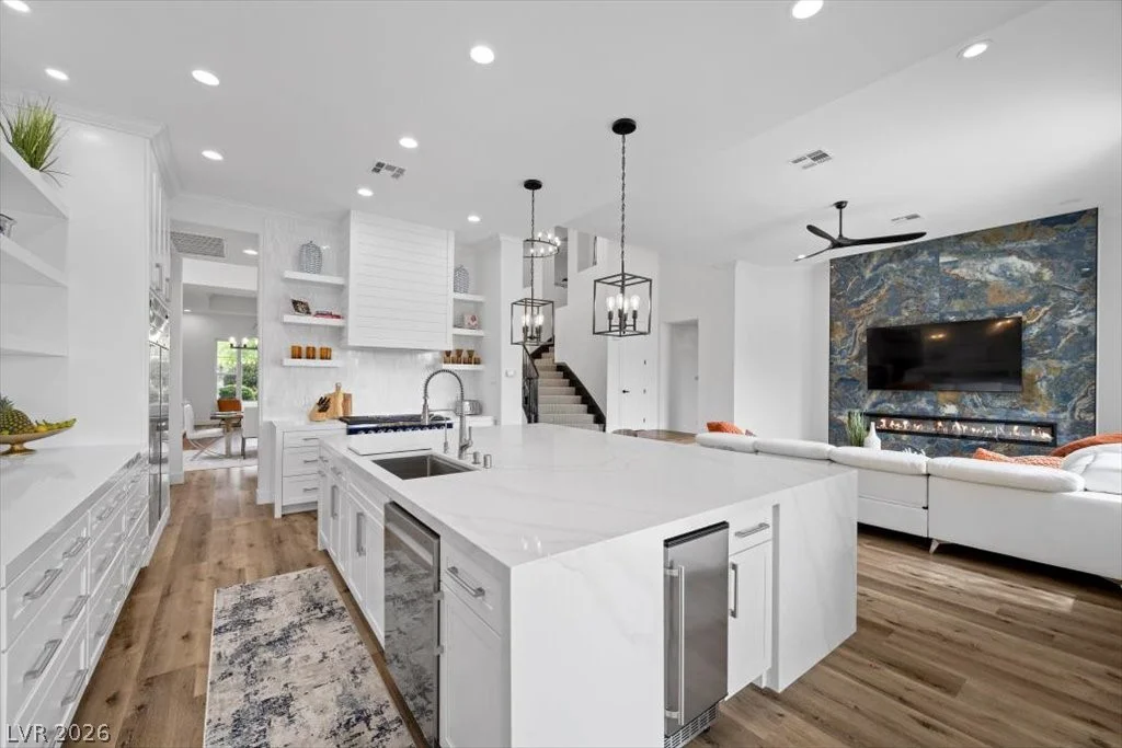 9521 Queen Charlotte, Las Vegas, NV 89145