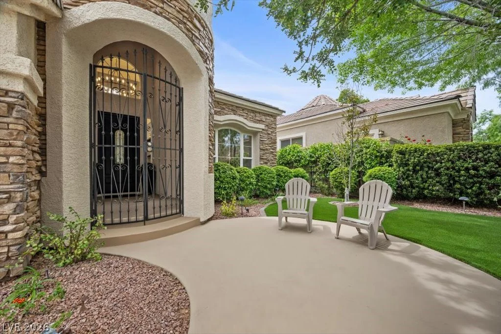 9521 Queen Charlotte, Las Vegas, NV 89145
