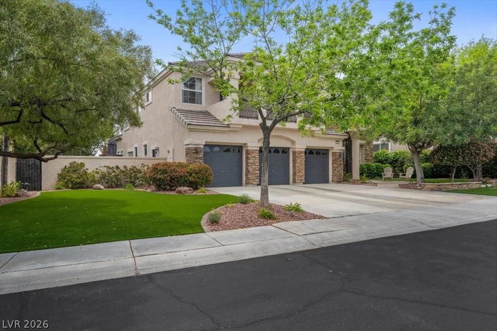 9521 Queen Charlotte, Las Vegas, NV 89145