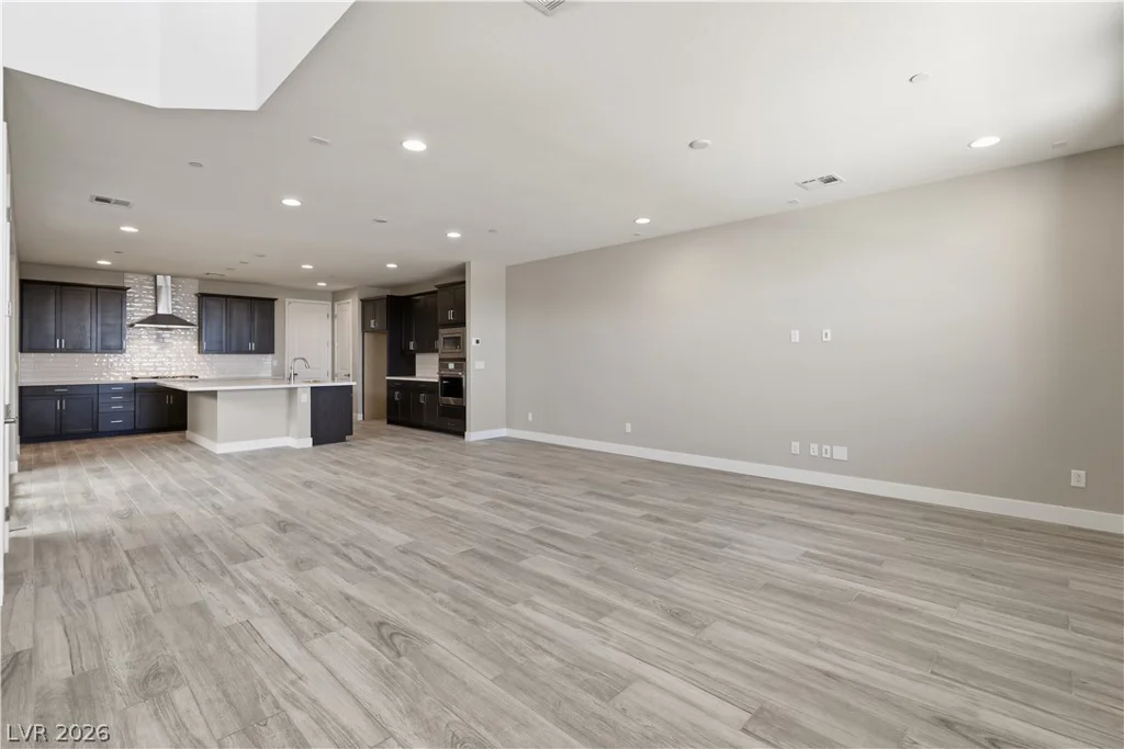 12131 Red Iris Ave, Las Vegas, NV 89138