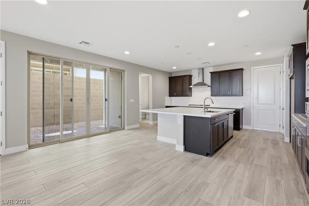 12131 Red Iris Ave, Las Vegas, NV 89138