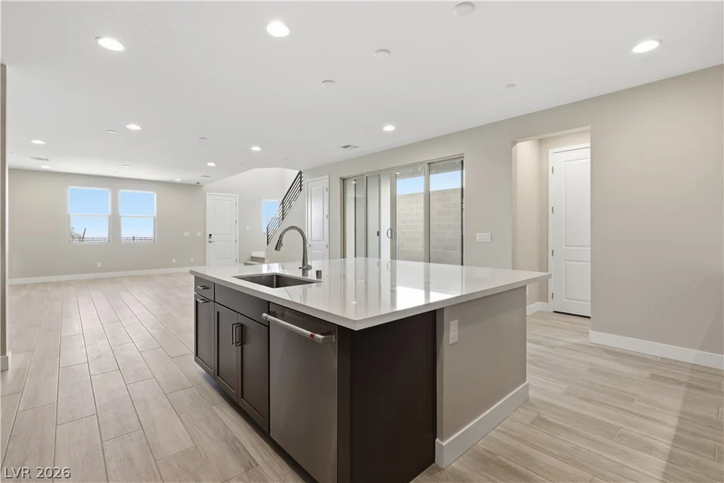12131 Red Iris Ave, Las Vegas, NV 89138