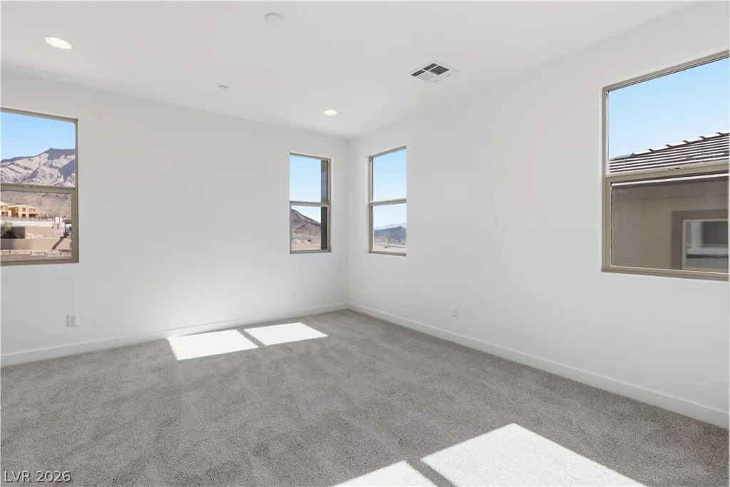 12143 Red Iris Ave, Las Vegas, NV 89138