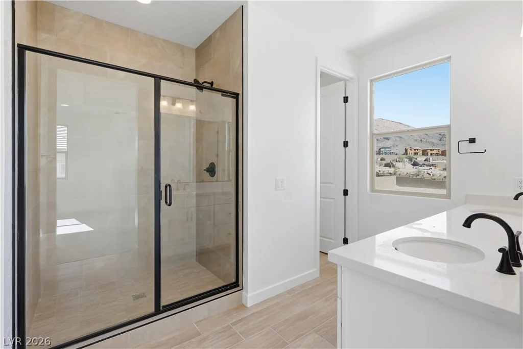 12143 Red Iris Ave, Las Vegas, NV 89138