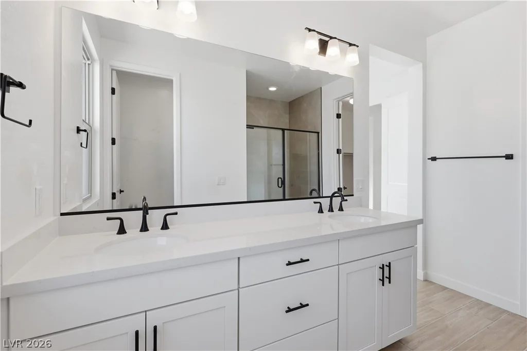12143 Red Iris Ave, Las Vegas, NV 89138
