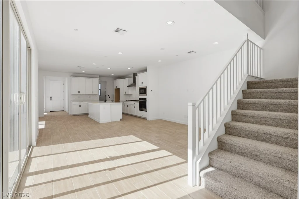 12143 Red Iris Ave, Las Vegas, NV 89138