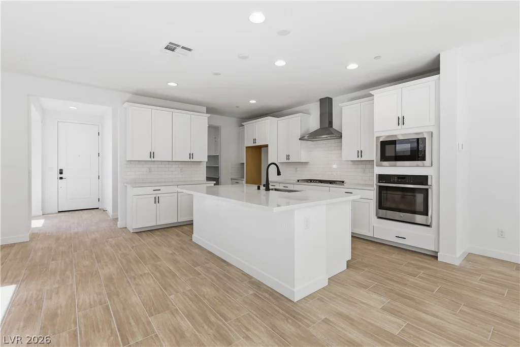 12143 Red Iris Ave, Las Vegas, NV 89138