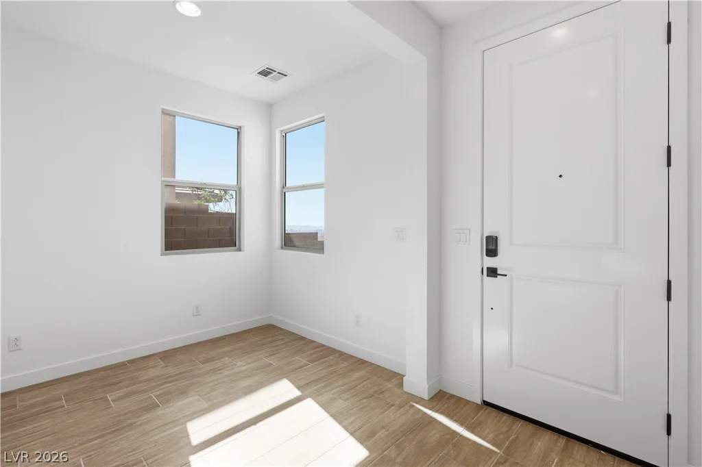 12143 Red Iris Ave, Las Vegas, NV 89138