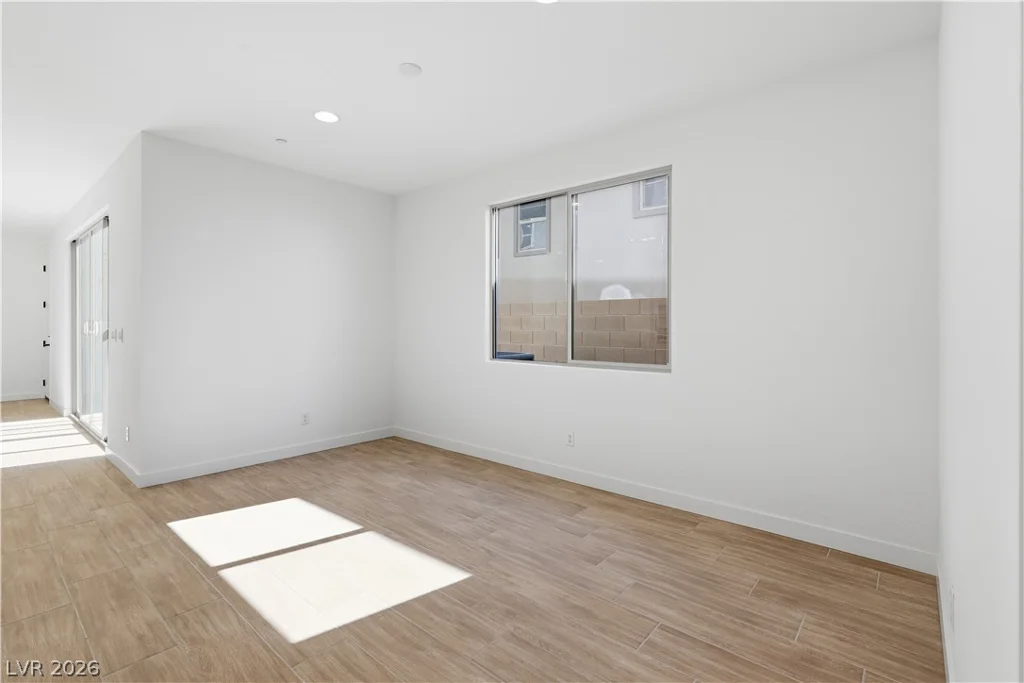 12143 Red Iris Ave, Las Vegas, NV 89138