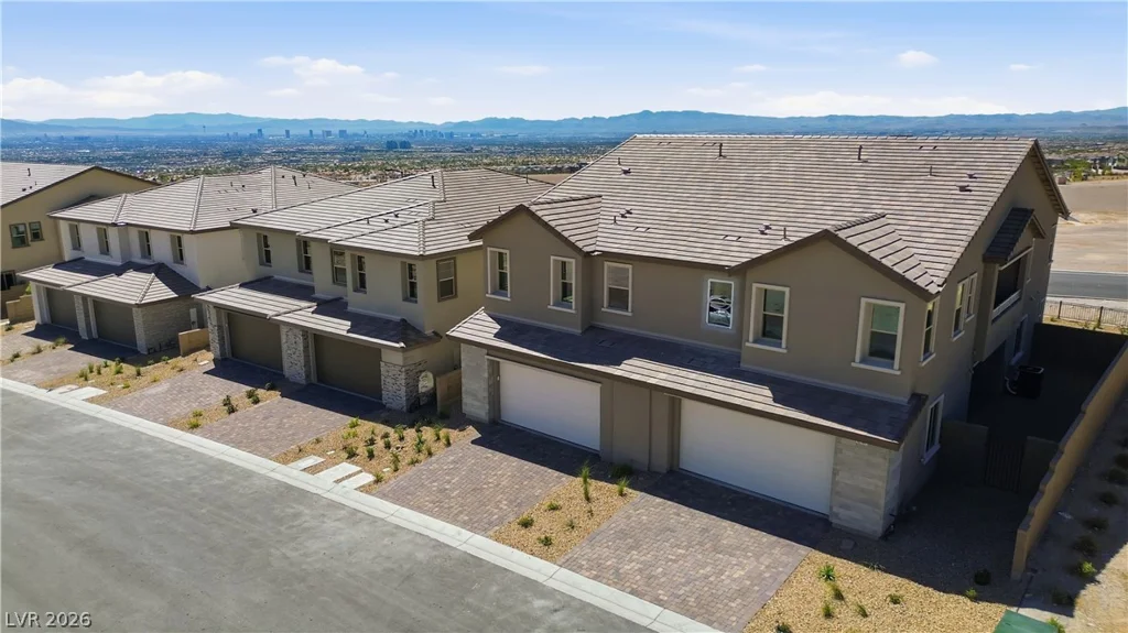 12143 Red Iris Ave, Las Vegas, NV 89138