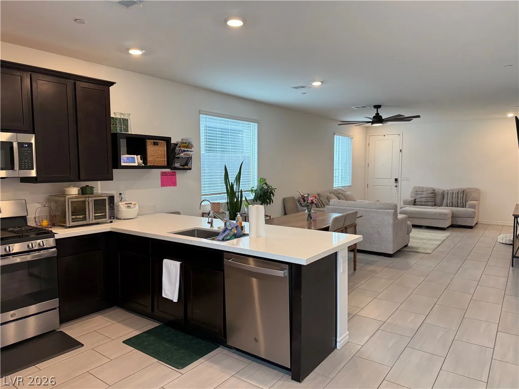 9447 Elmhurst Ridge, Las Vegas, NV 89143