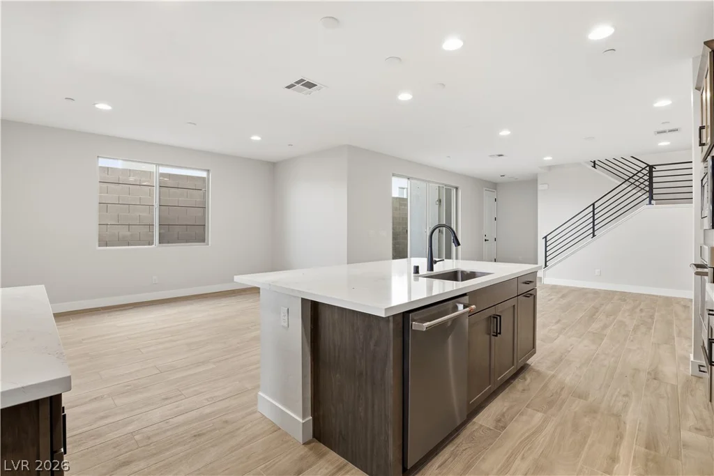 12139 Red Iris Ave, Las Vegas, NV 89138