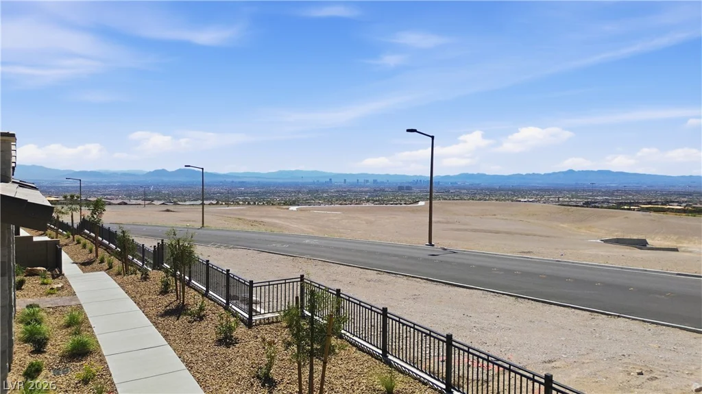 12139 Red Iris Ave, Las Vegas, NV 89138