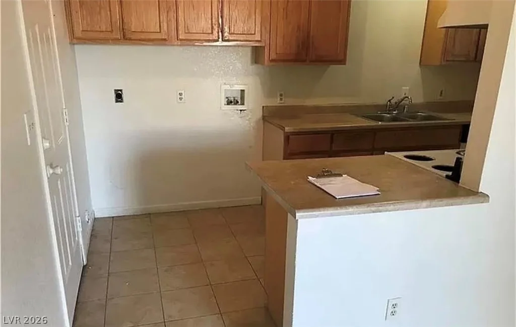 3258 GLENHURST, Las Vegas, NV 89121