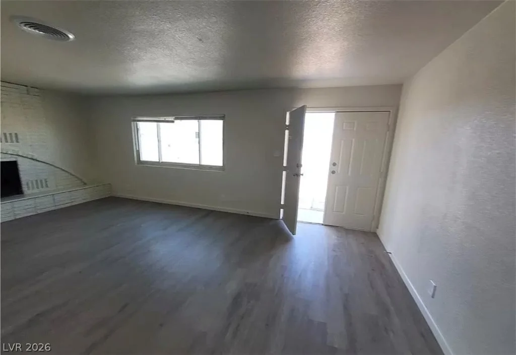 3749 Ponderosa, Las Vegas, NV 89115