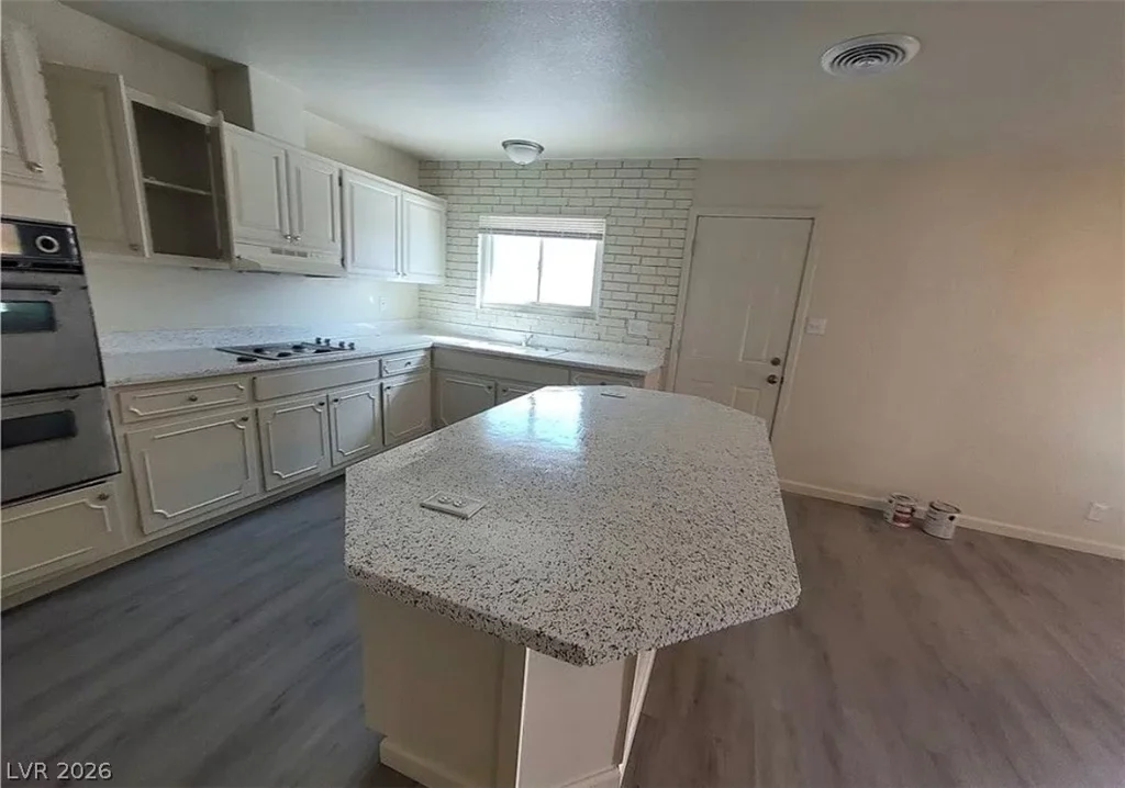 3749 Ponderosa, Las Vegas, NV 89115