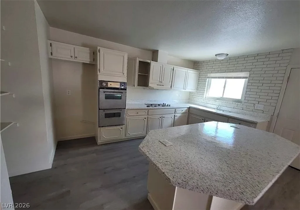 3749 Ponderosa, Las Vegas, NV 89115