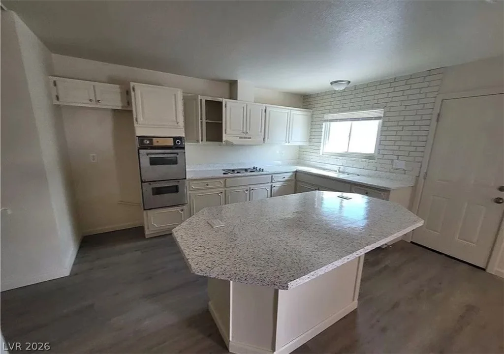 3749 Ponderosa, Las Vegas, NV 89115