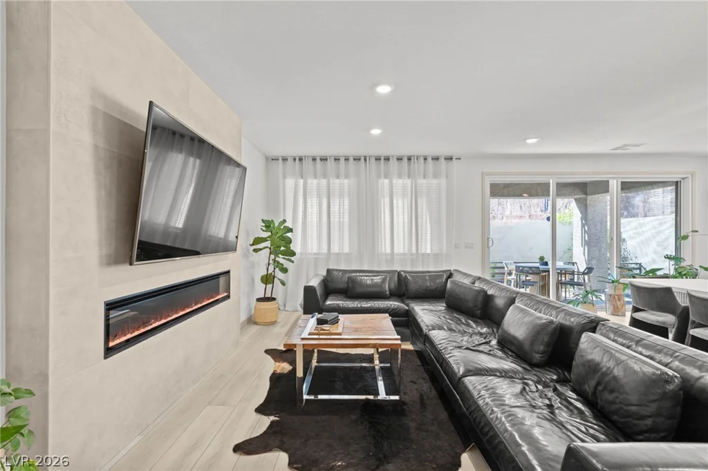 9935 Joshua Foothills, Las Vegas, NV 89178