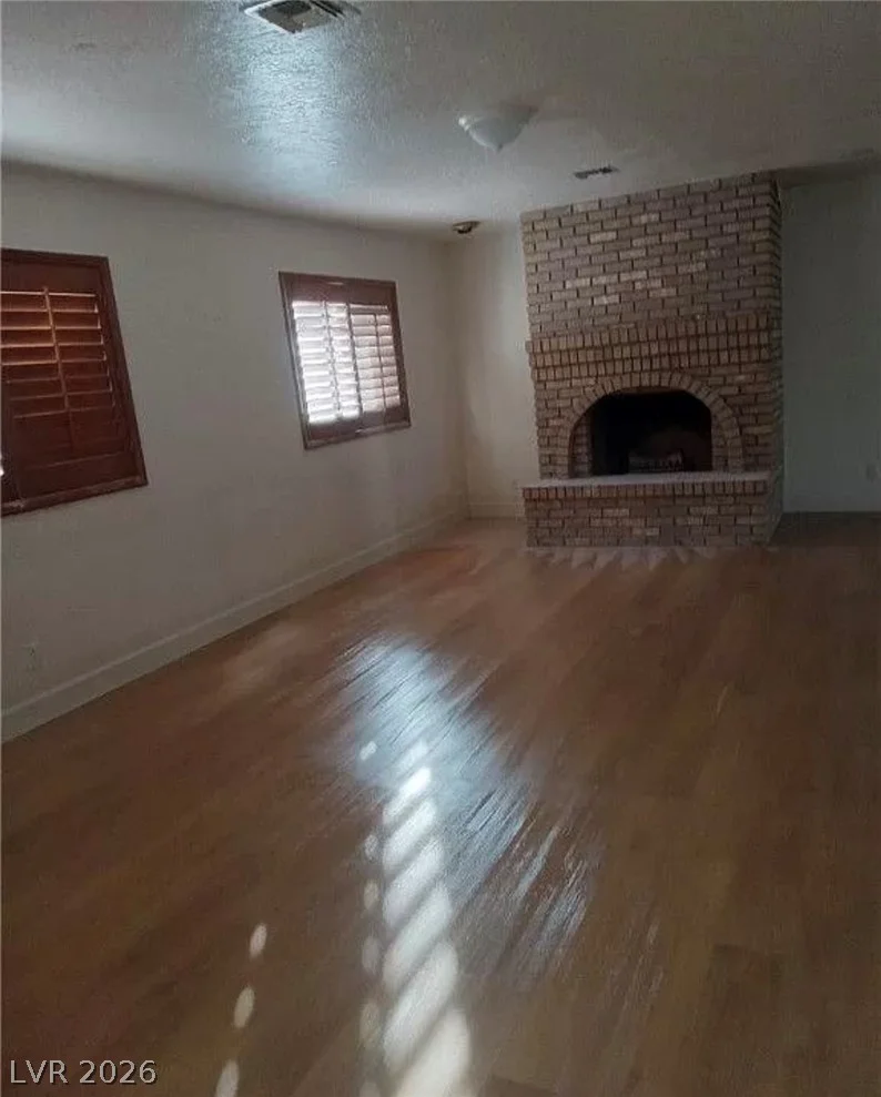 7664 Angel Crest, Las Vegas, NV 89117