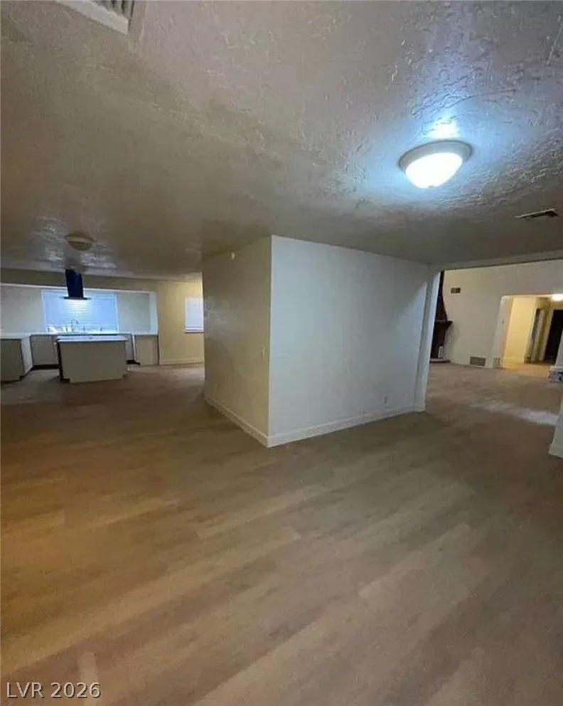 7664 Angel Crest, Las Vegas, NV 89117