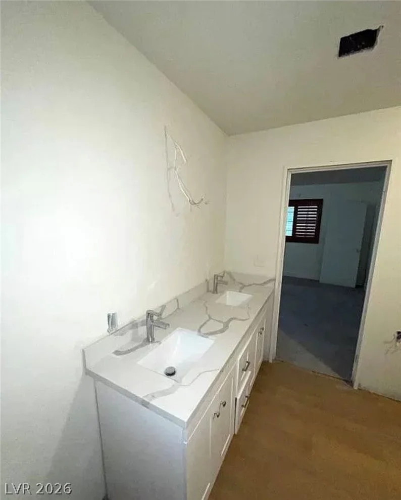 7664 Angel Crest, Las Vegas, NV 89117