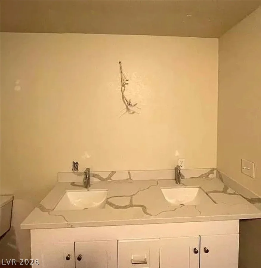 7664 Angel Crest, Las Vegas, NV 89117