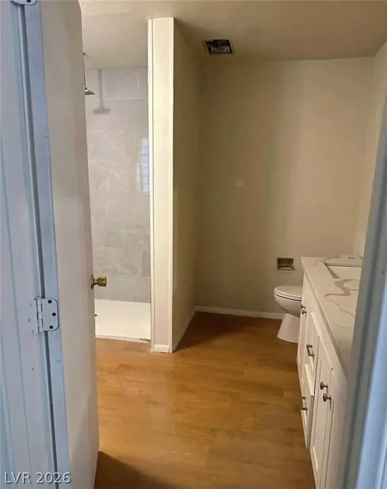 7664 Angel Crest, Las Vegas, NV 89117