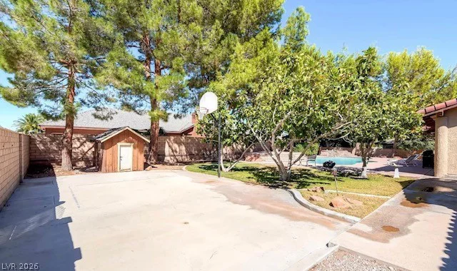 7664 Angel Crest, Las Vegas, NV 89117