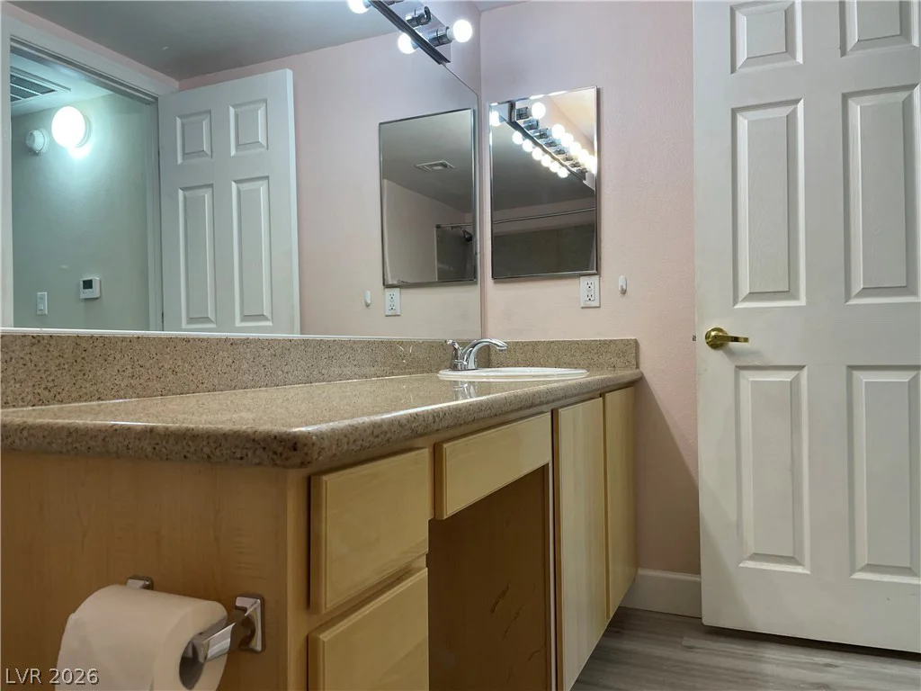 8000 Badura, Las Vegas, NV 89113