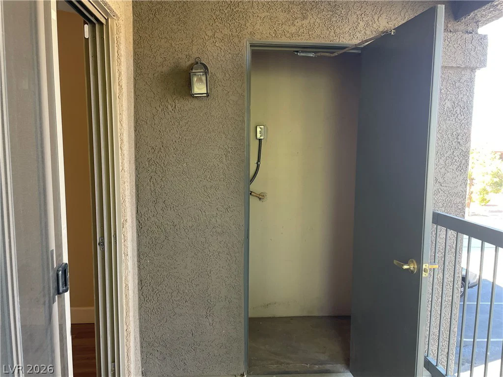 8000 Badura, Las Vegas, NV 89113