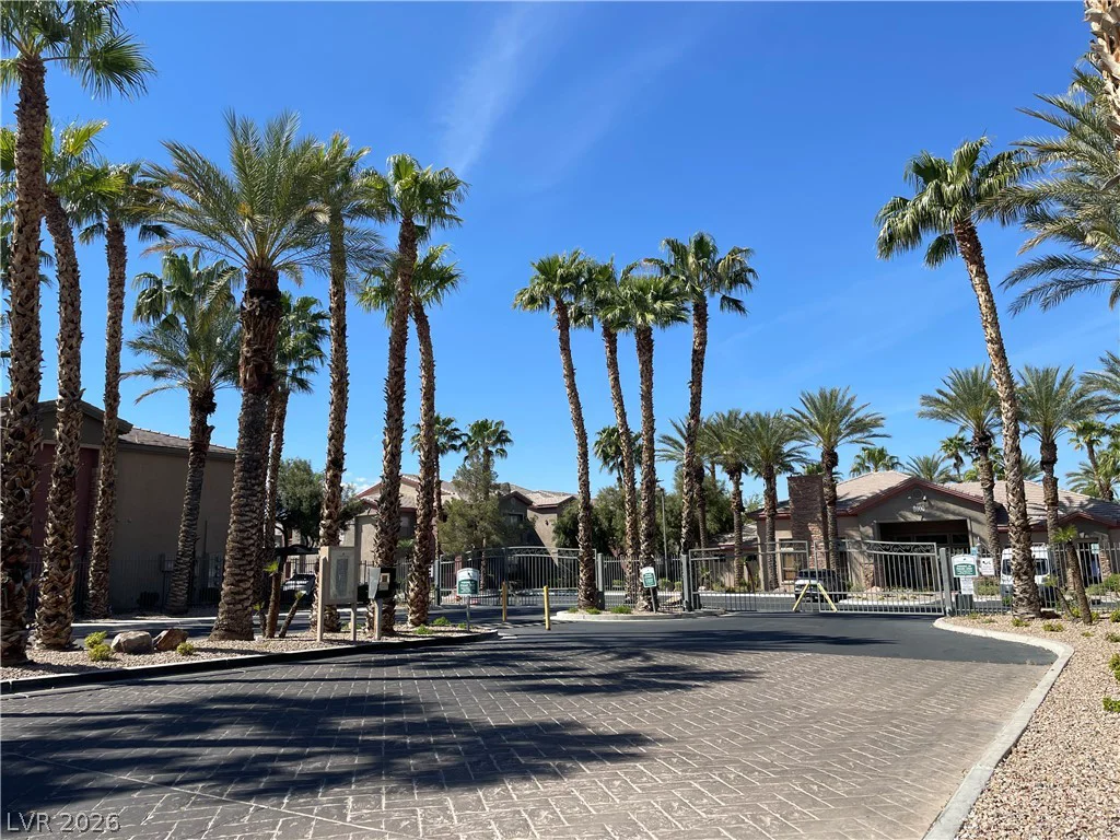 8000 Badura, Las Vegas, NV 89113