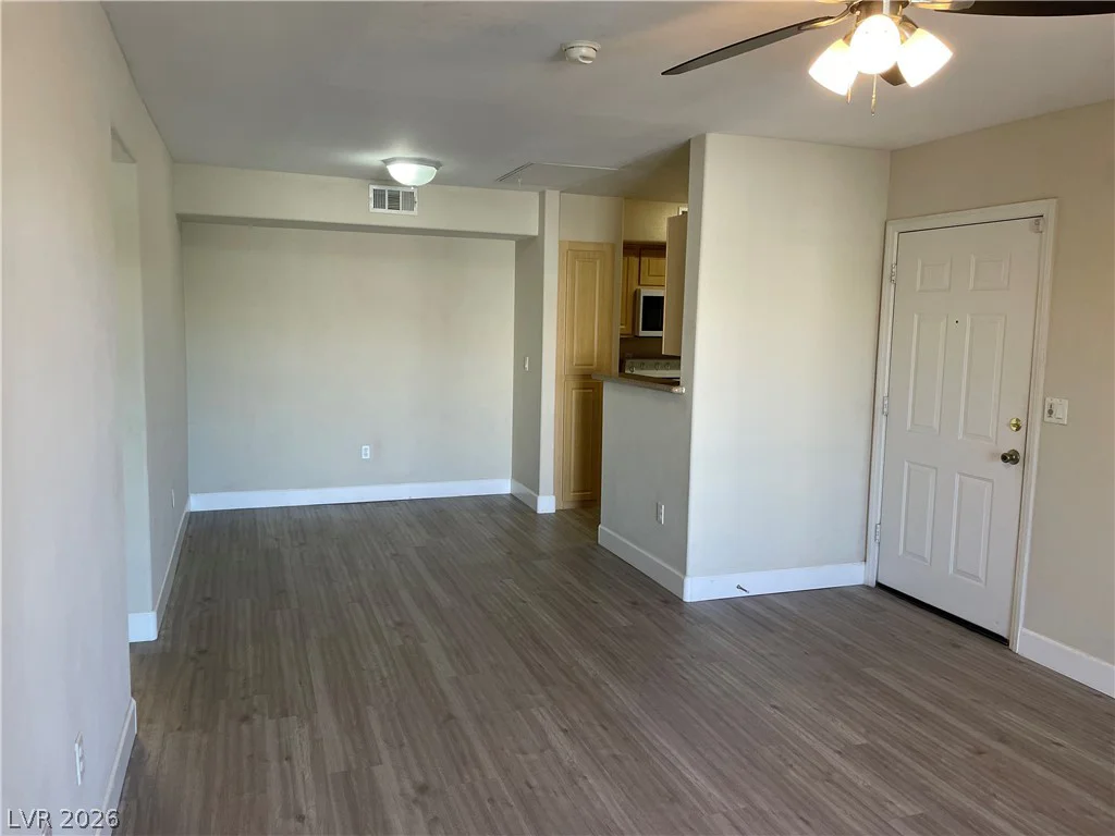 8000 Badura, Las Vegas, NV 89113