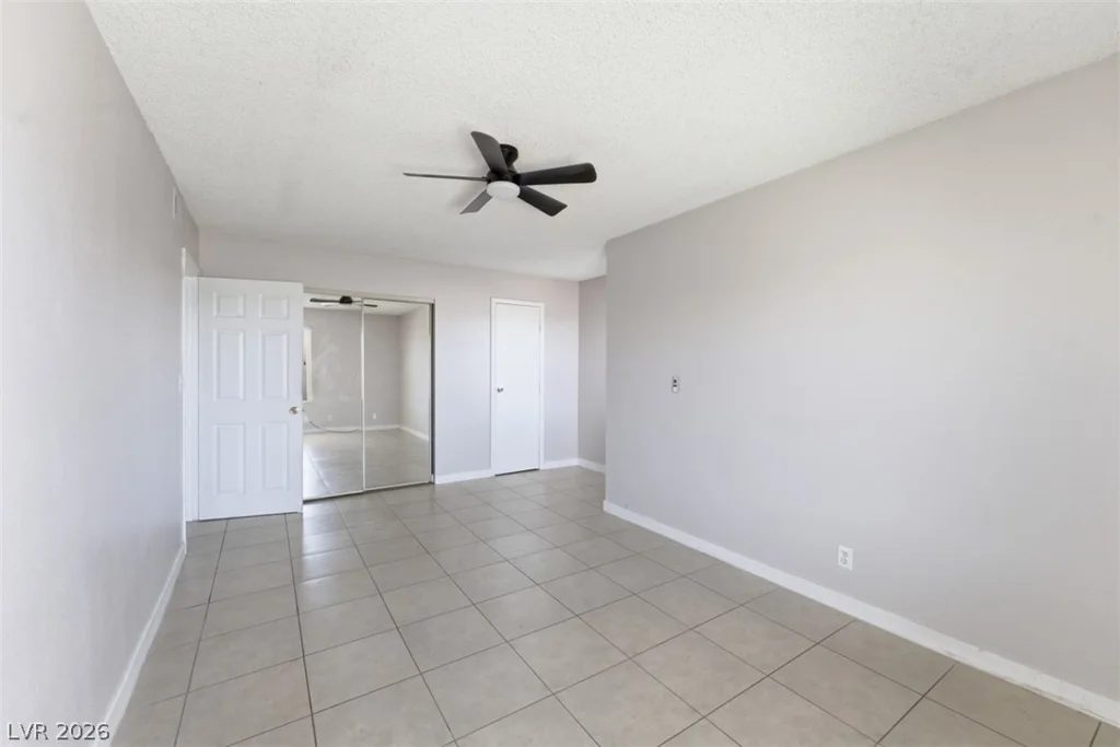 3469 Villa Knolls South, Las Vegas, NV 89120