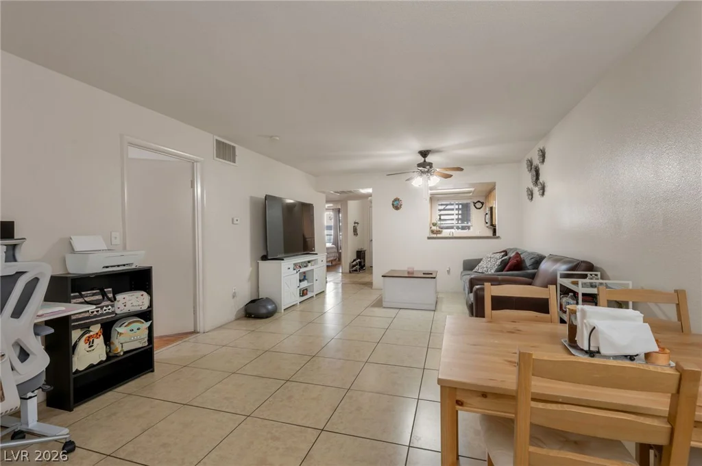 1909 Mountain Hills, Las Vegas, NV 89128
