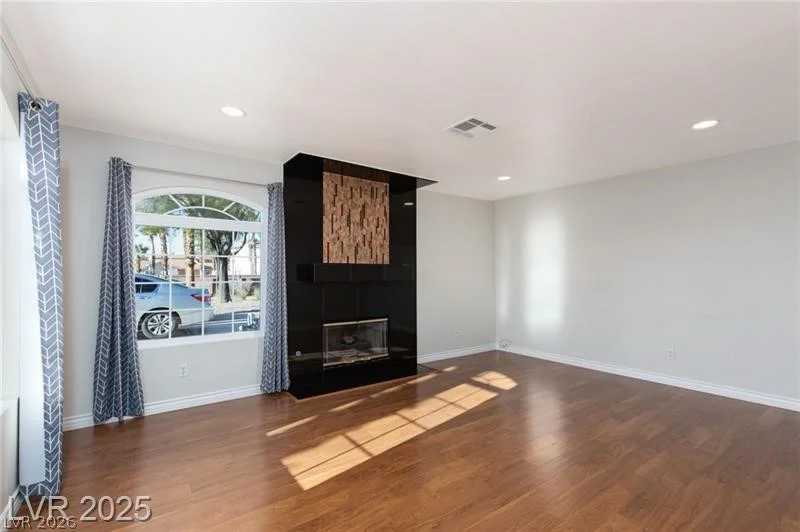 924 Angel Star, Las Vegas, NV 89145