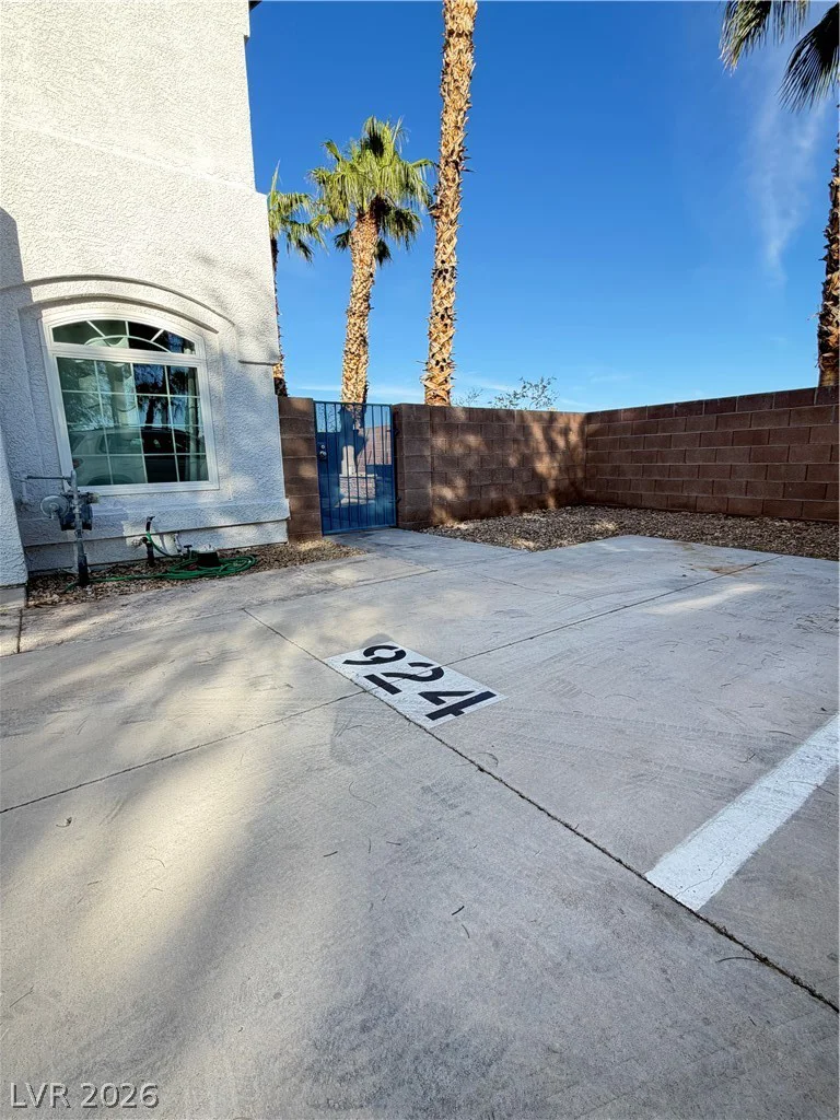 924 Angel Star, Las Vegas, NV 89145