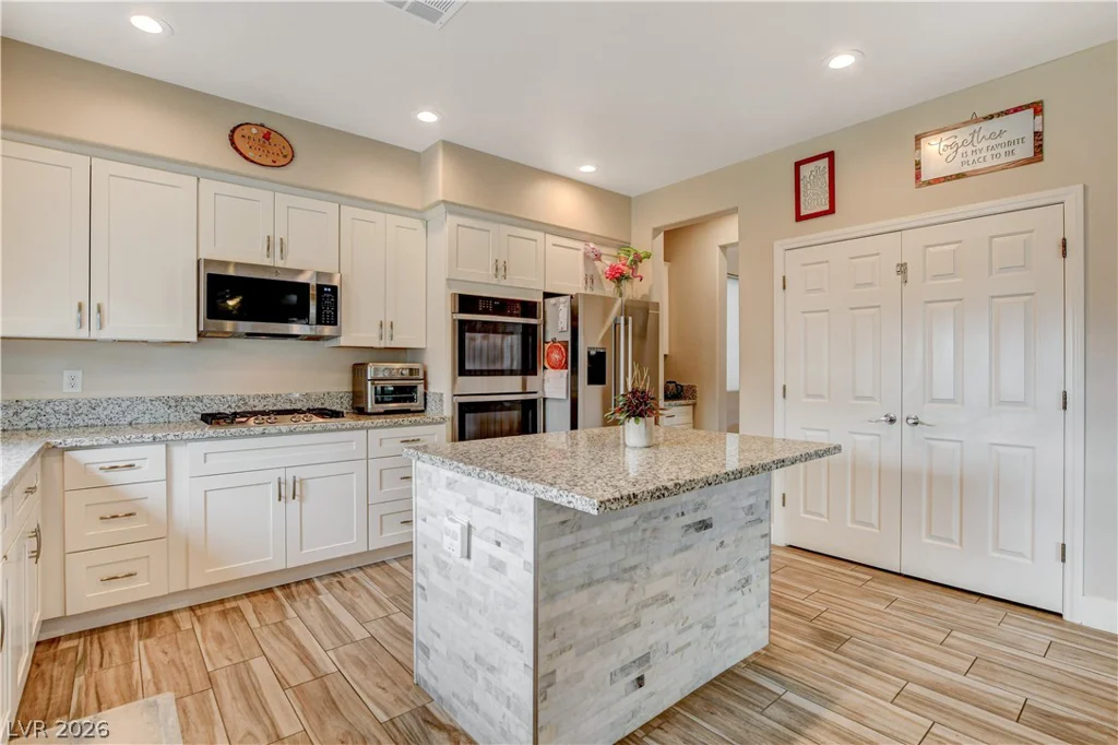 3400 Lacebark Pine, Las Vegas, NV 89129