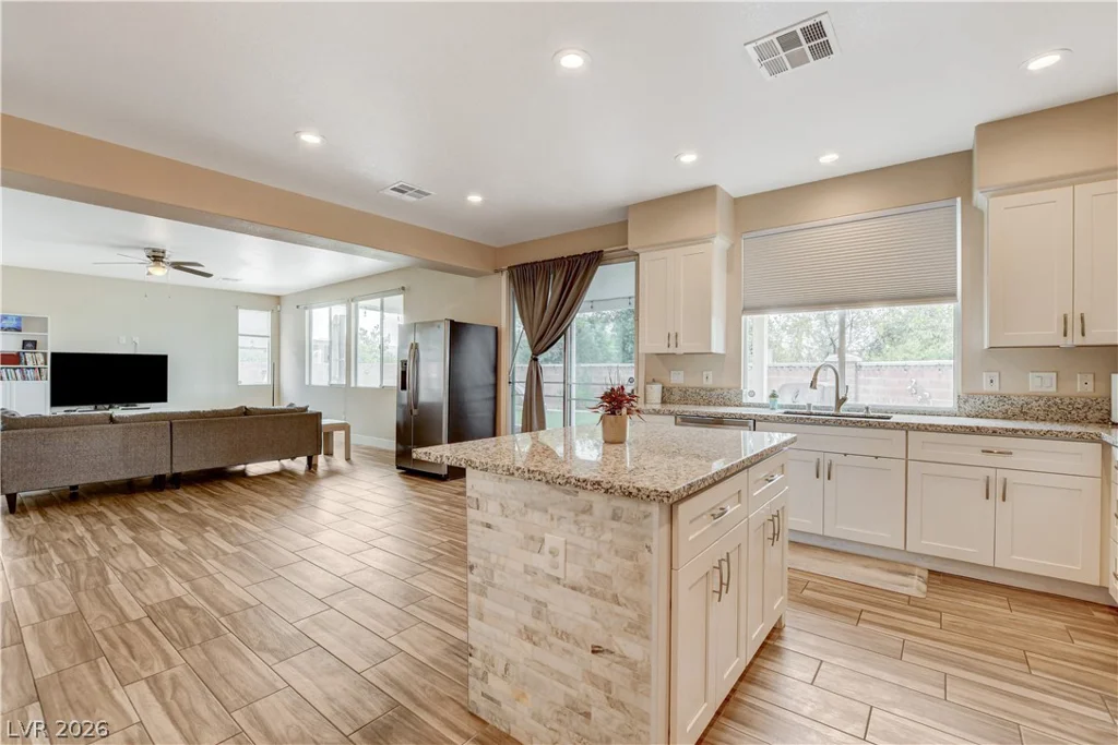 3400 Lacebark Pine, Las Vegas, NV 89129