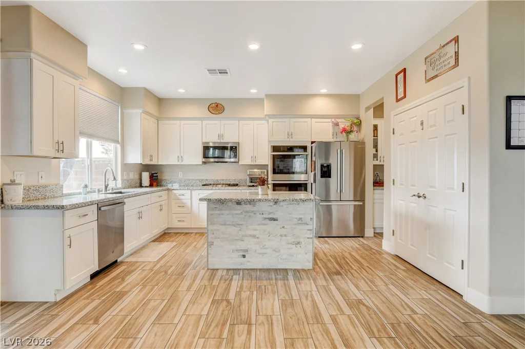 3400 Lacebark Pine, Las Vegas, NV 89129