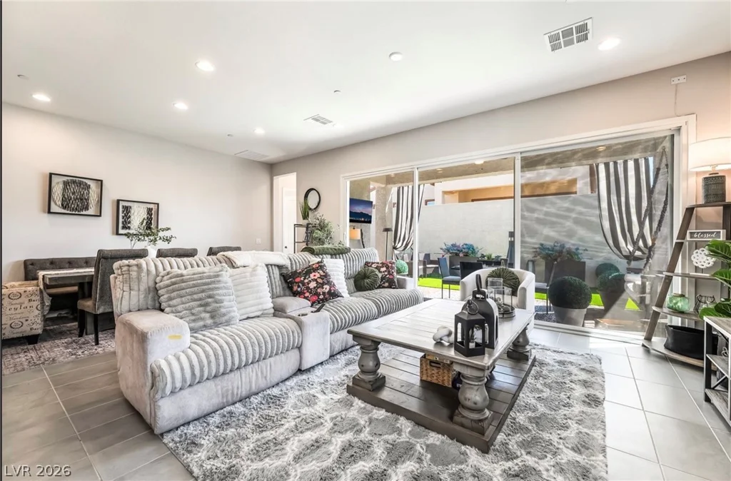 808 Klamath Springs, Henderson, NV 89011