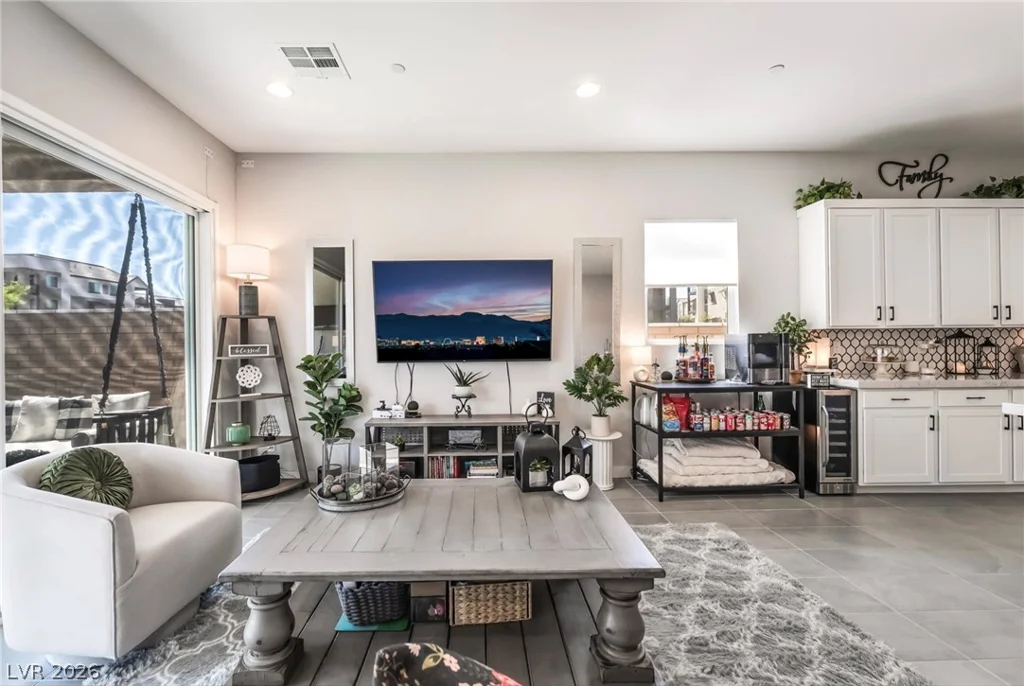 808 Klamath Springs, Henderson, NV 89011