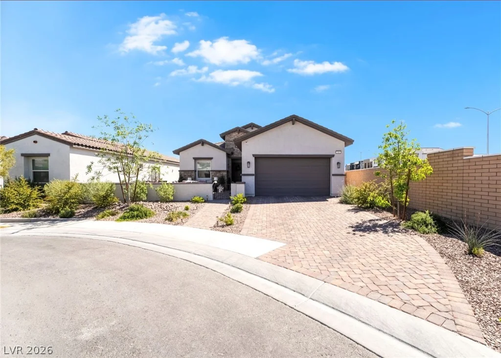 808 Klamath Springs, Henderson, NV 89011