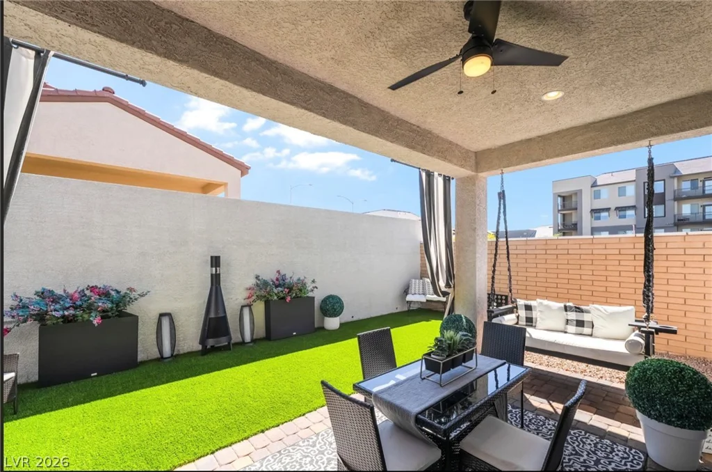 808 Klamath Springs, Henderson, NV 89011