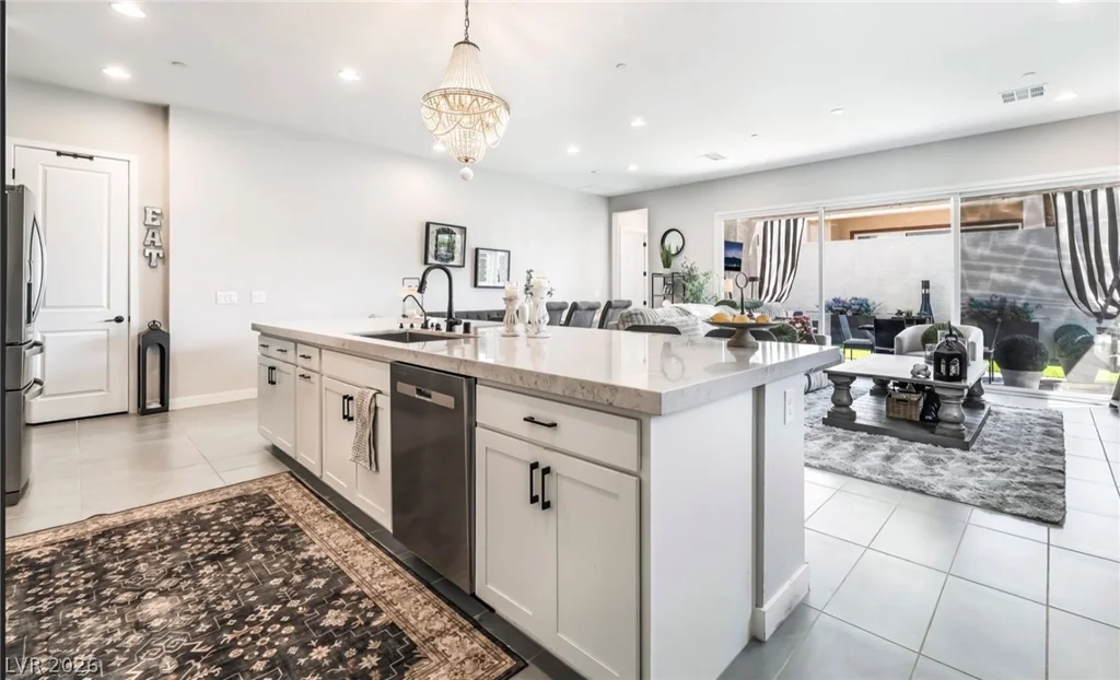 808 Klamath Springs, Henderson, NV 89011
