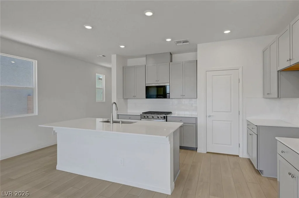 7086 Parkallen, Las Vegas, NV 89113