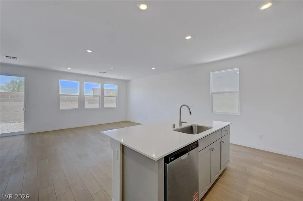 7086 Parkallen, Las Vegas, NV 89113