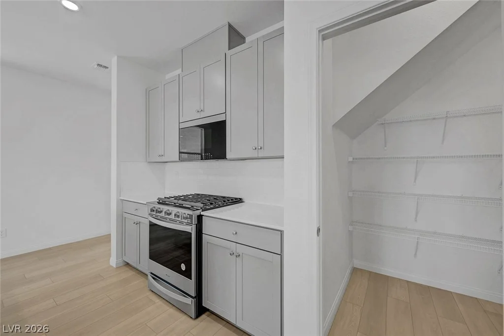 7086 Parkallen, Las Vegas, NV 89113